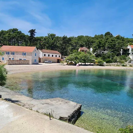 Lada, Rogac, Otok Solta *