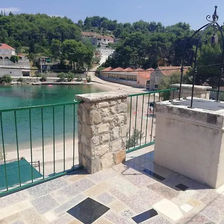 アパート Lada, Rogac, Otok Solta Rogač