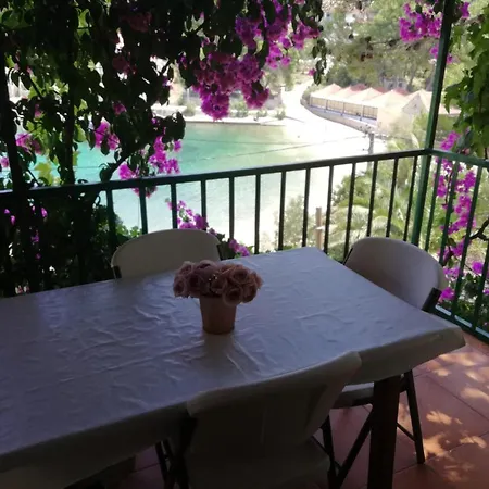 Lada, Rogac, Otok Solta Rogač