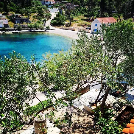 Lada, Rogac, Otok Solta *