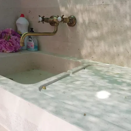 Lada, Rogac, Otok Solta Rogač