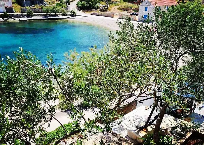 Lada, Rogac, Otok Solta *