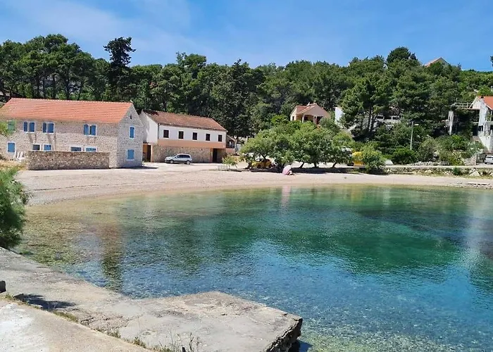 Lada, Rogac, Otok Solta *