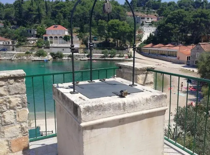 Lada, Rogac, Otok Solta *