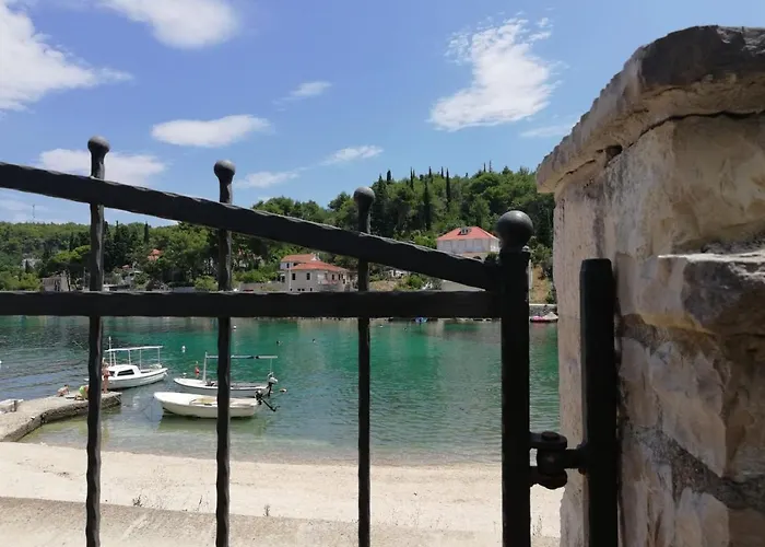 Lada, Rogac, Otok Solta شقة